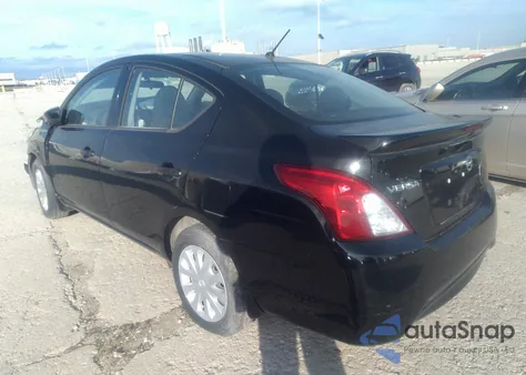 2017 Nissan Versa 1.6 S+ z USA, uszkodzony, nr VIN 3N1CN7AP0HL849131